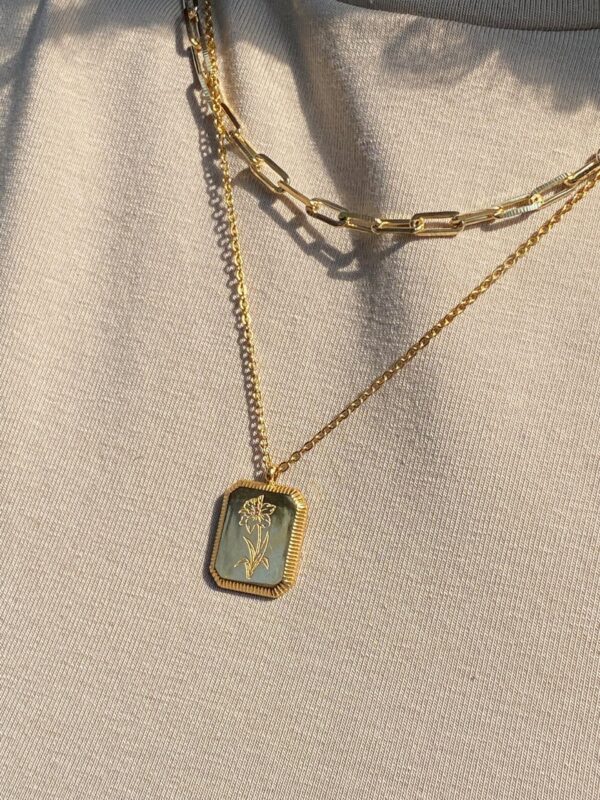 Flower Pendant Necklace