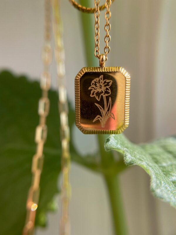 Flower Pendant Necklace