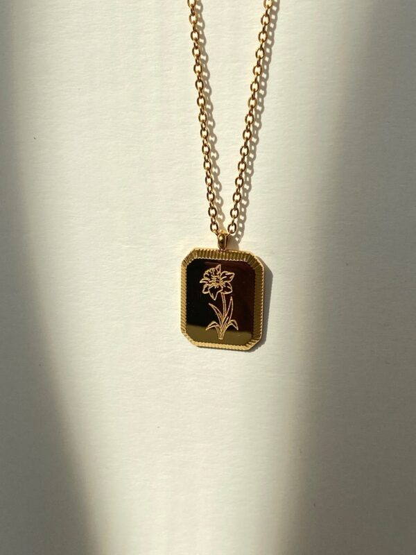 Flower Pendant Necklace